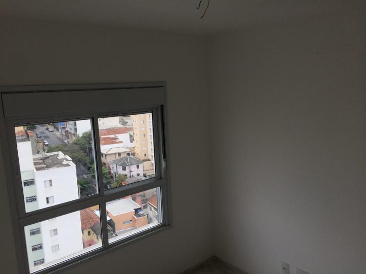 Quarto de apartamento vazio, antes da reforma